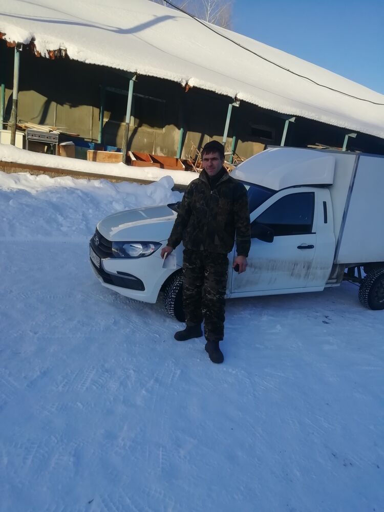  ,   Anatolij, 39 ,   c 