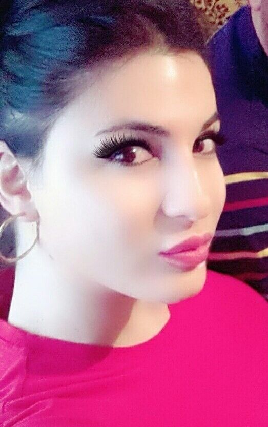  15813597  Demet kukla, 30 ,    