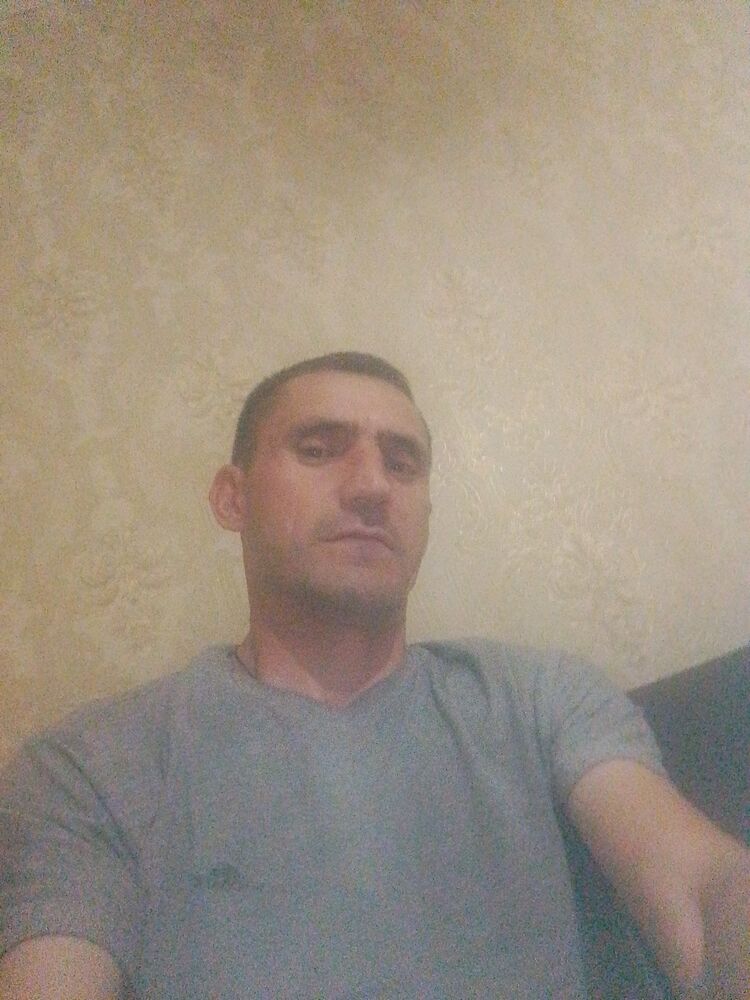  53937457  Petr, 47 ,    -