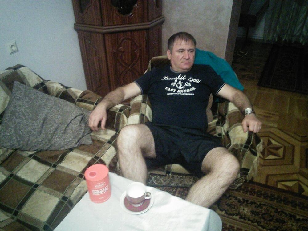  39209477  Artur, 50 ,    
