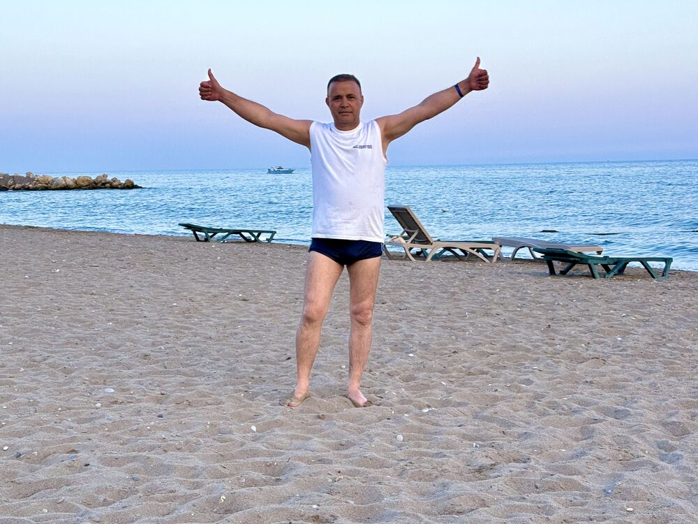  ,   Alex, 54 ,   