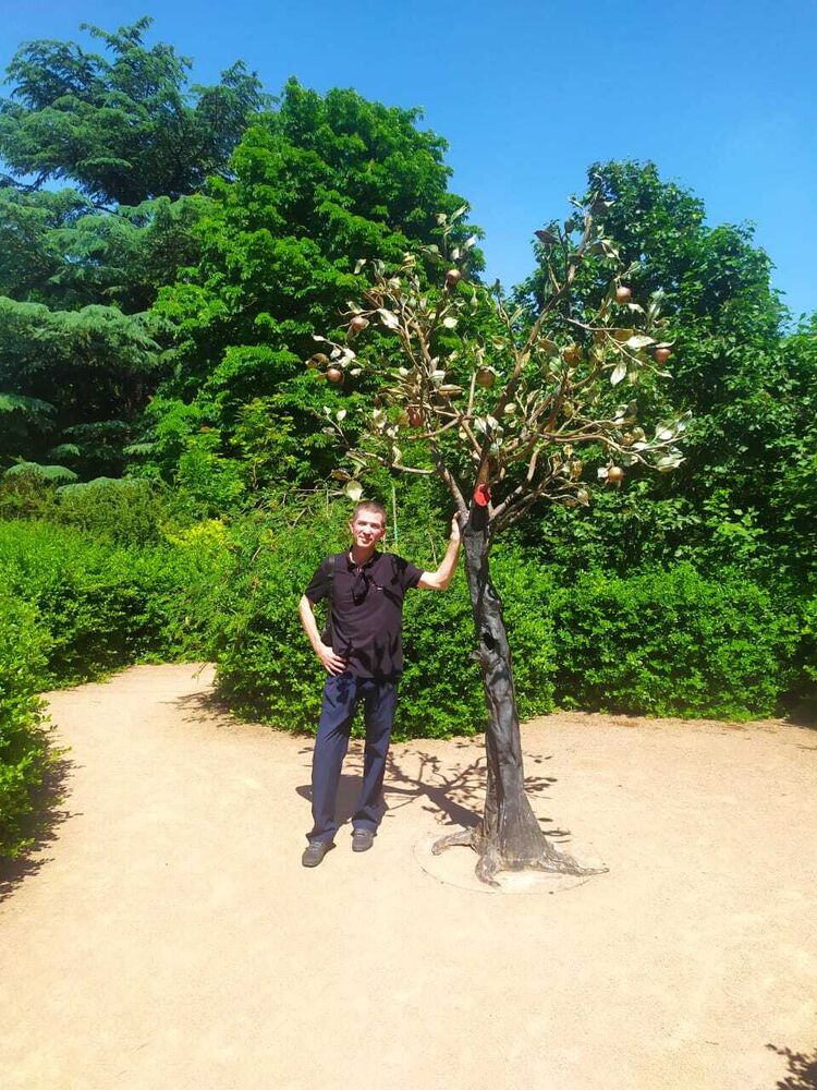  54070087  OLEG, 44 ,    