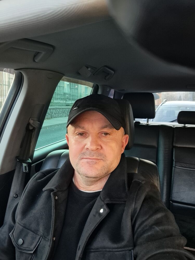  48353037  Valentin, 34 ,    Praha