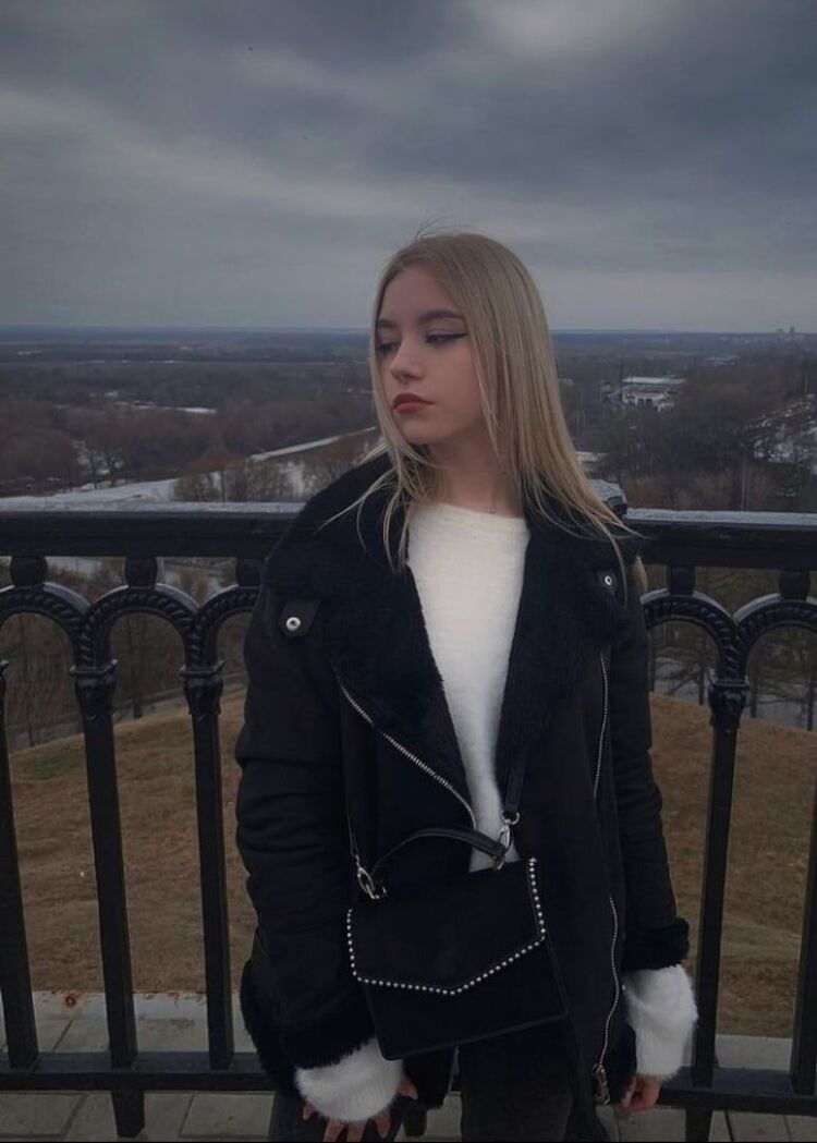  ,   Dorina, 22 ,   ,   , c 