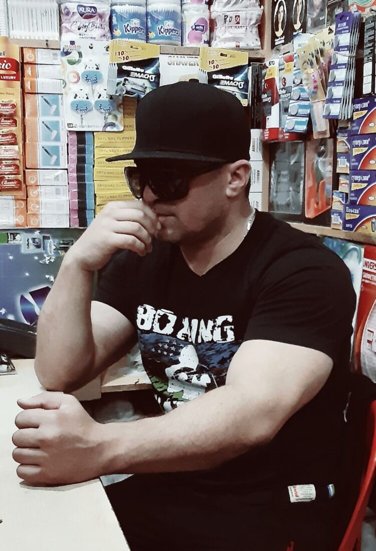  18851097  Hamid, 39 ,    