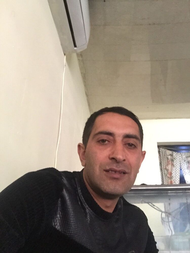  -,   Goga, 40 ,     , c 
