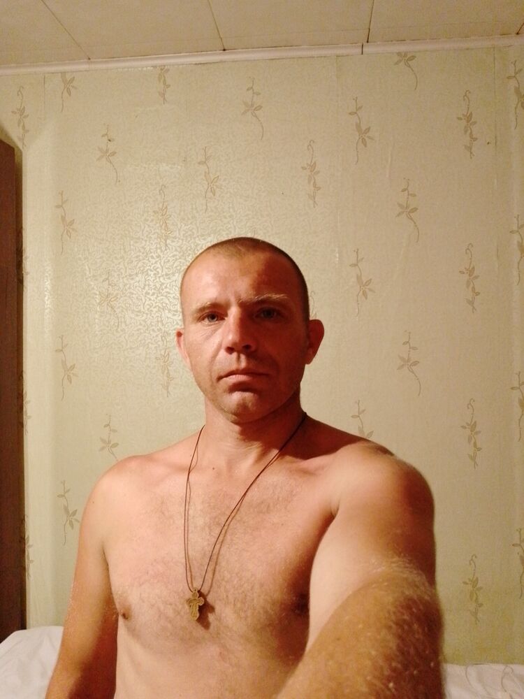  46032487  , 37 ,    