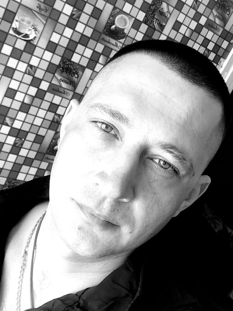  ,   Denis, 37 ,   ,   