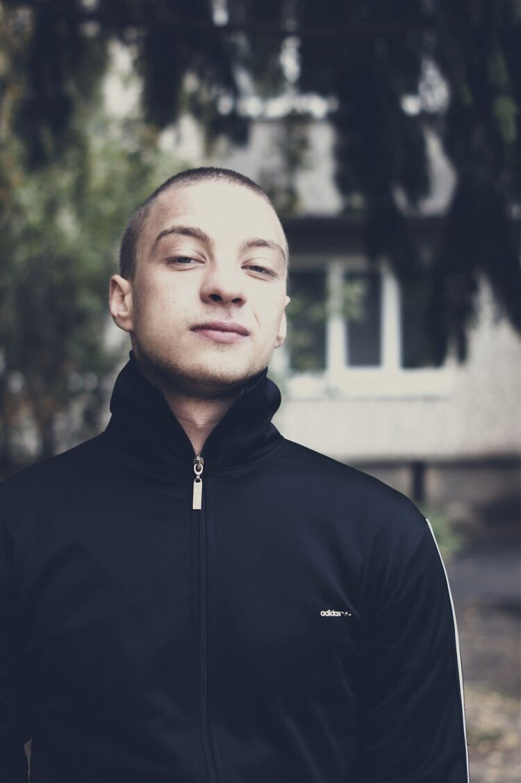  23728497  Andrii, 30 ,    