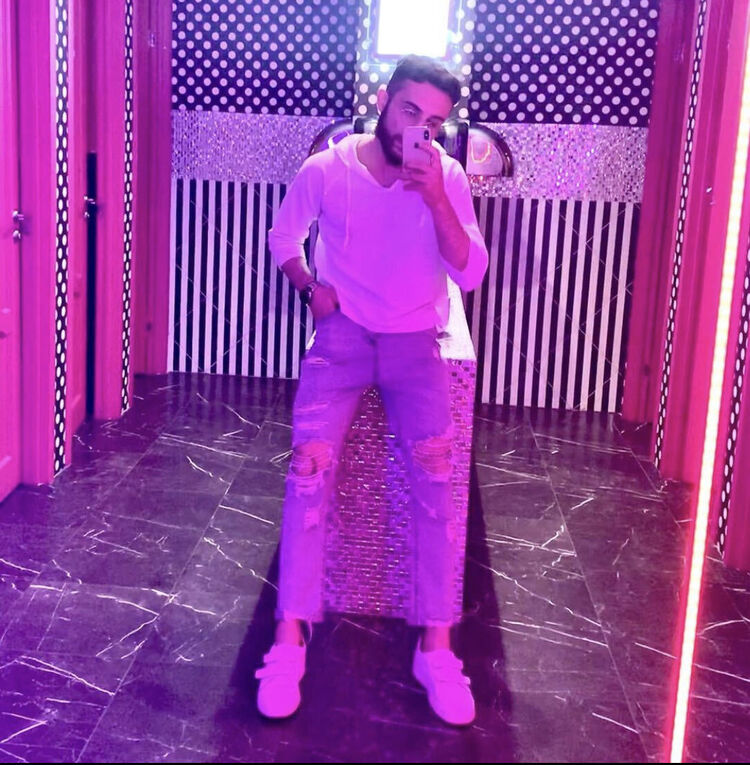  ,   Ash, 28 ,   ,   