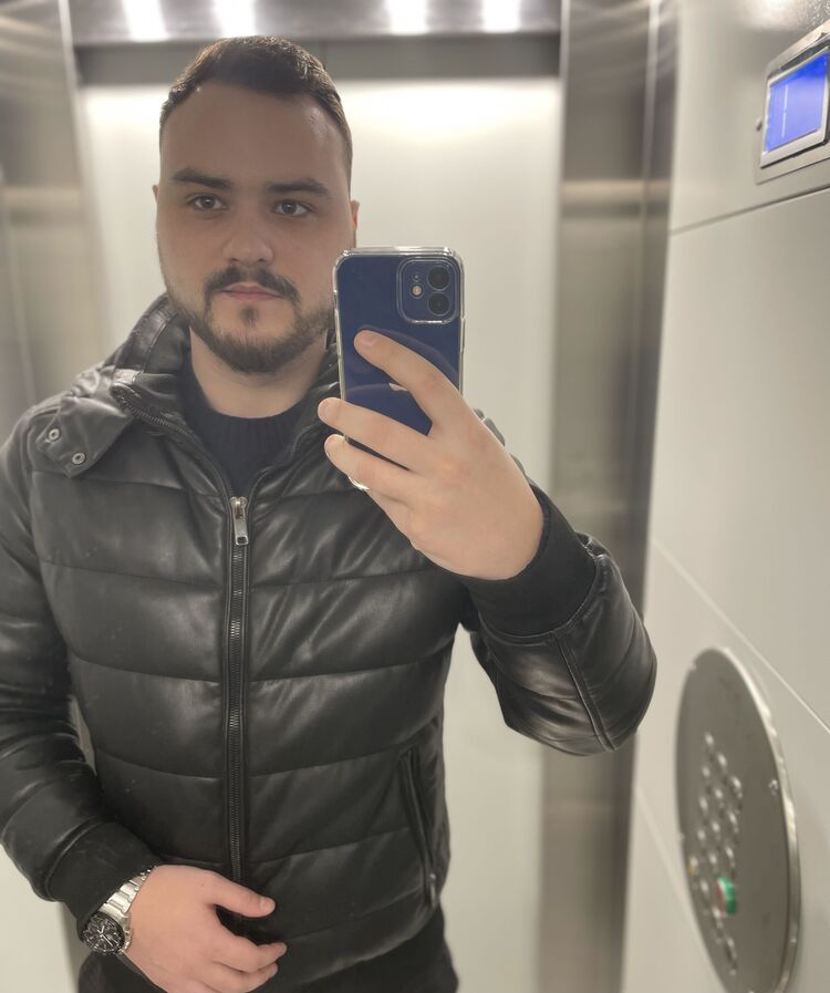  33062247  , 28 ,    