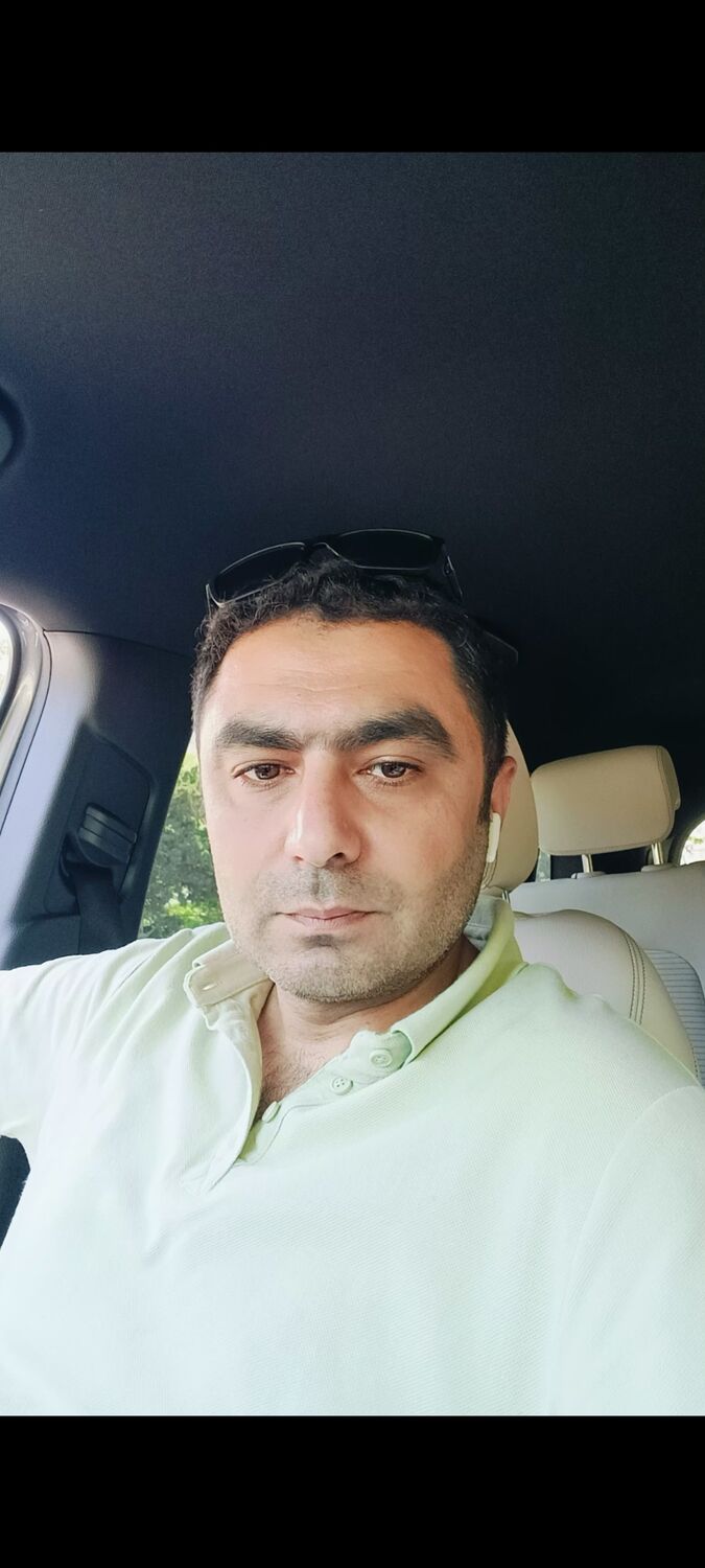  54366417  Emin, 43 ,    