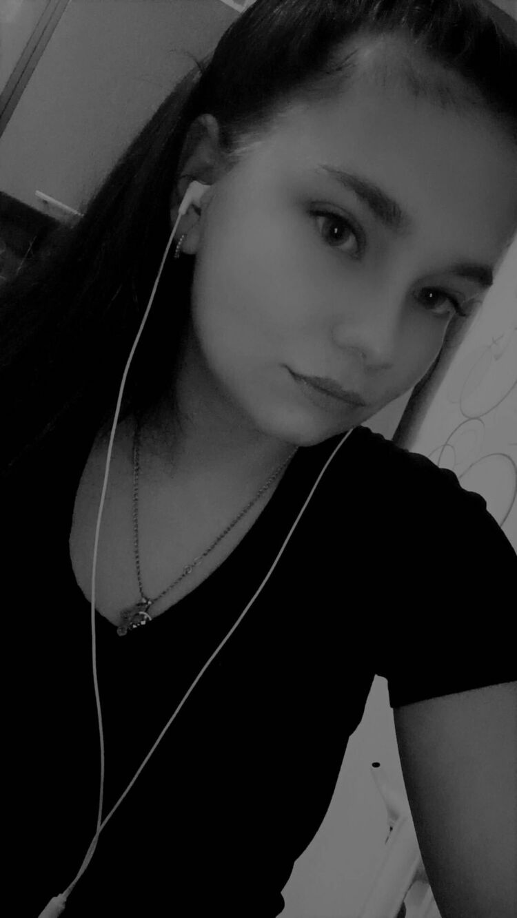  49571137  , 27 ,    