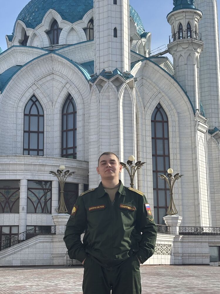  ,   Ivan, 19 ,   ,   