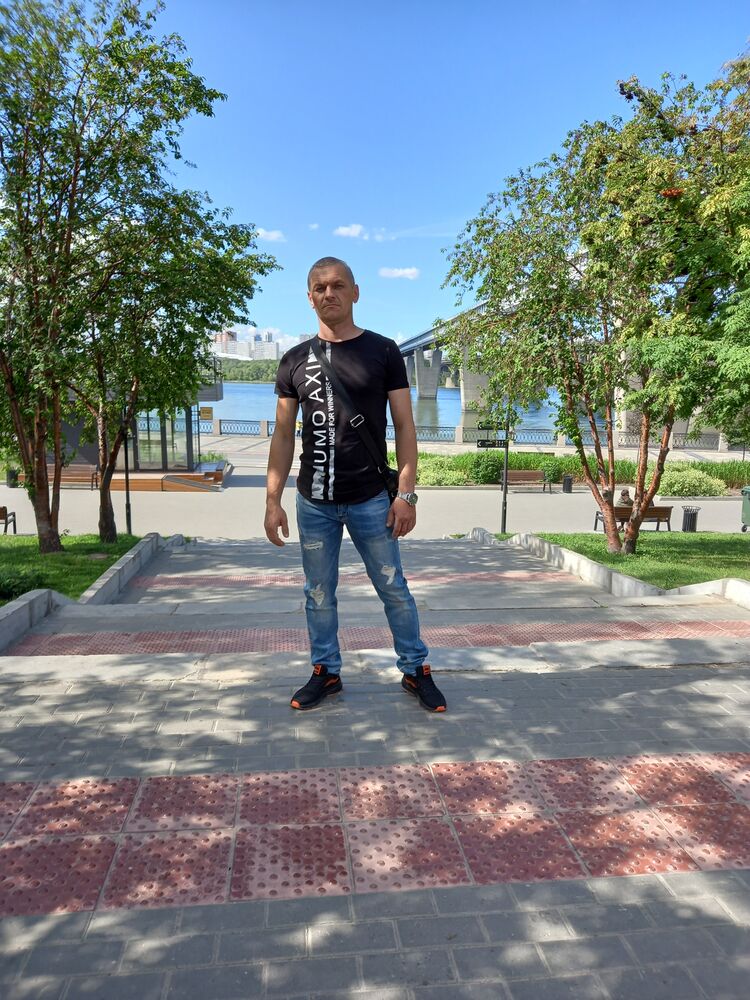  ,   Alexander, 43 ,   c 