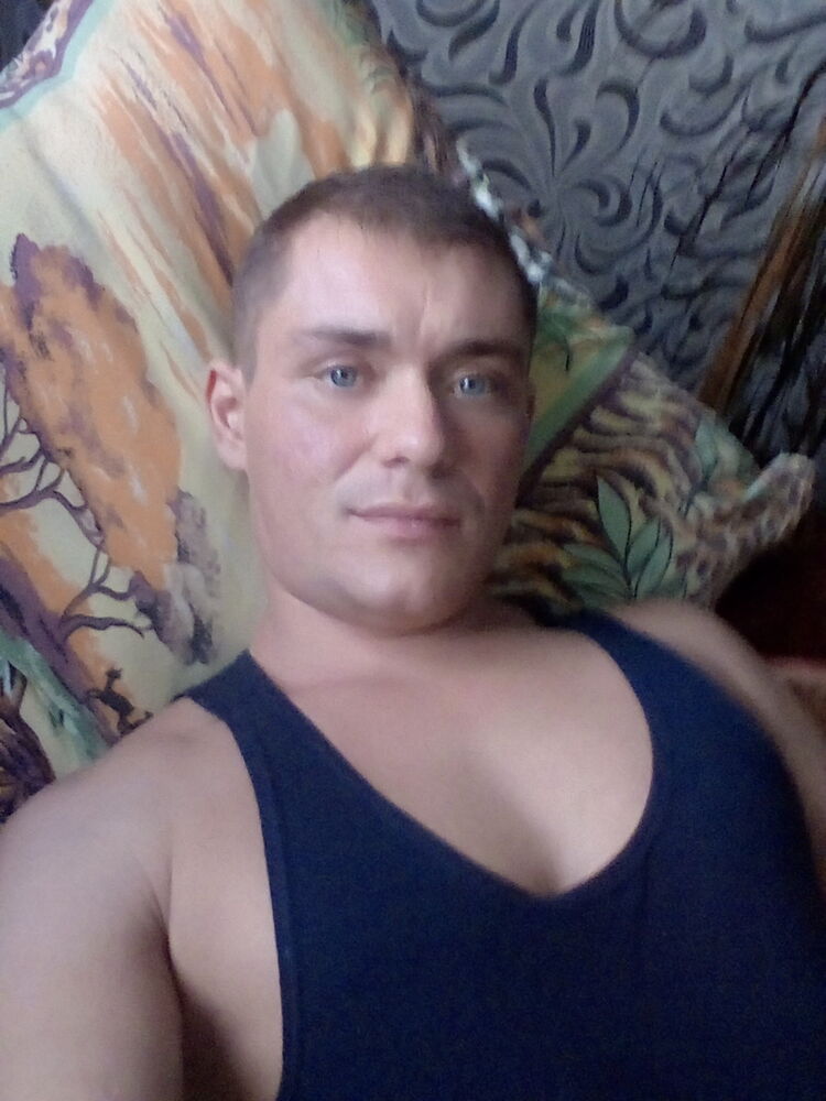  10961937  Wadim, 43 ,    