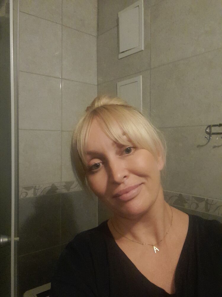  37911657  Alla, 44 ,    