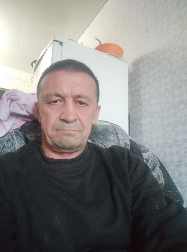 52083637  , 49 ,    