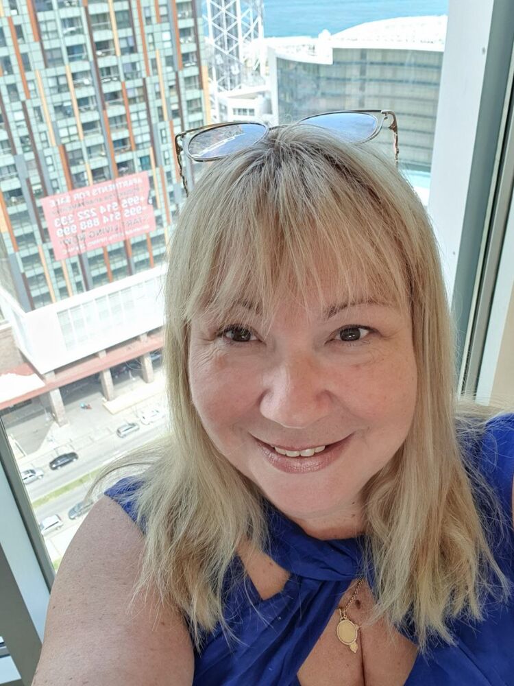  Hollywood,   Nataliia, 60 ,   ,   