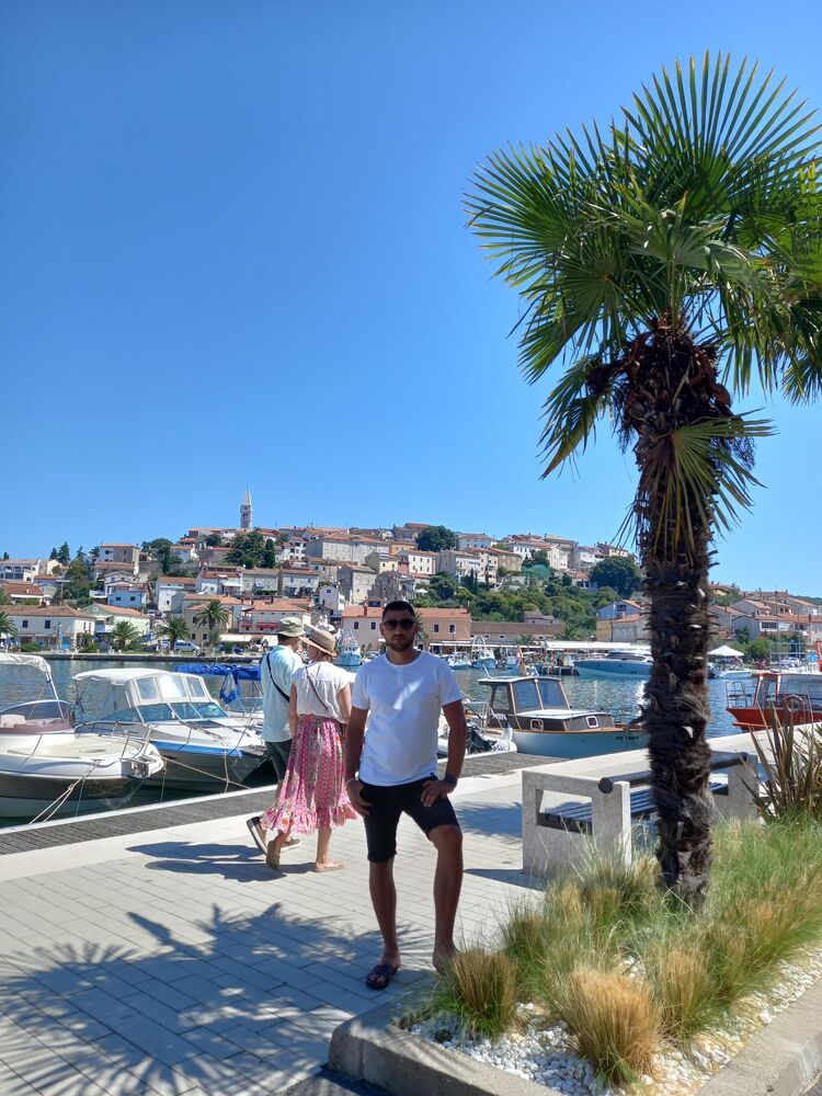 ,   Aleks, 33 ,   