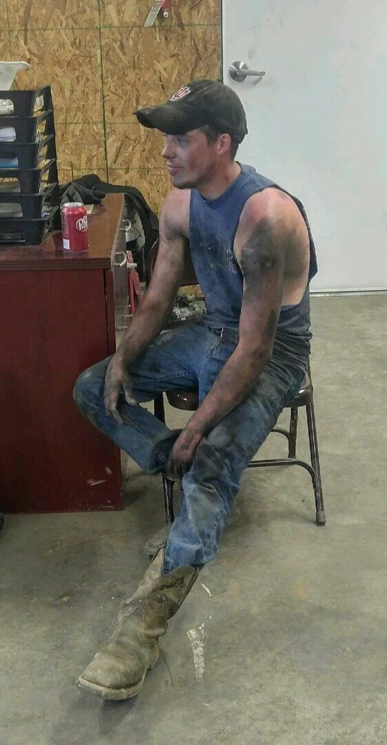 37891757  , 44 ,    