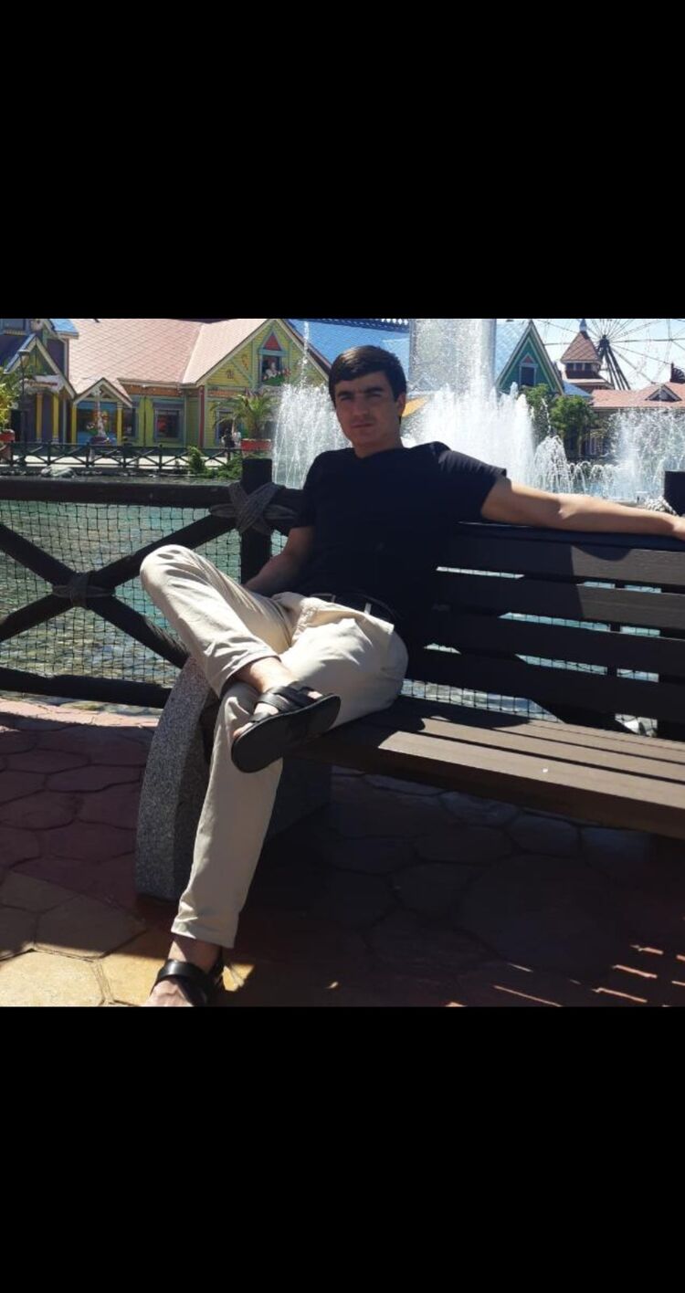  ,   Albek, 32 ,  
