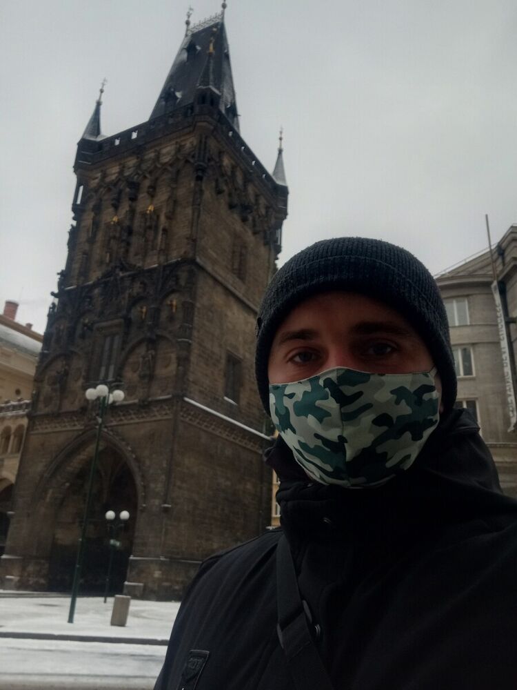  22390857  , 37 ,    Praha