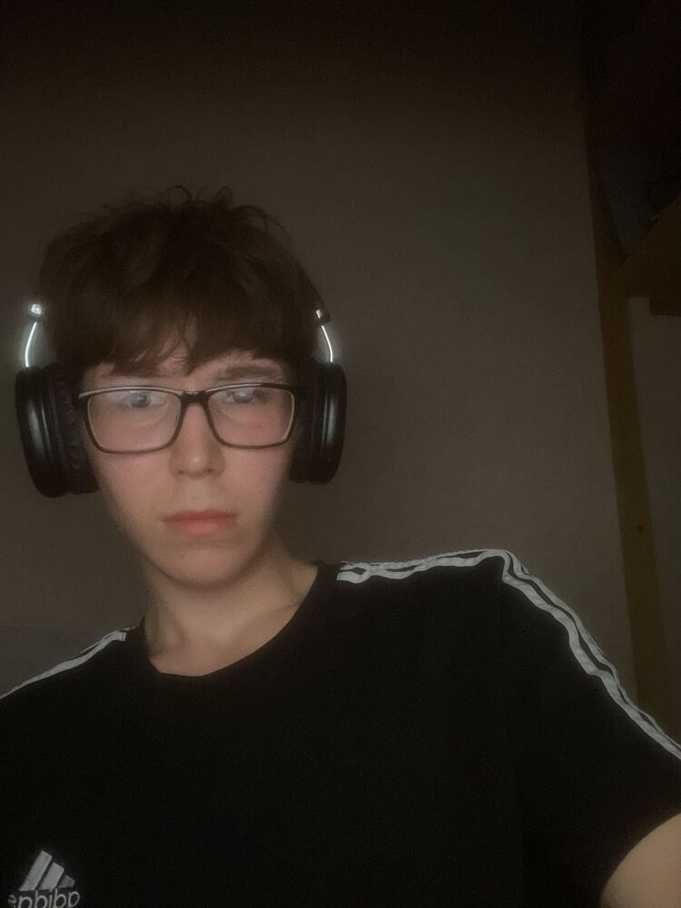  52837247  , 18 ,    