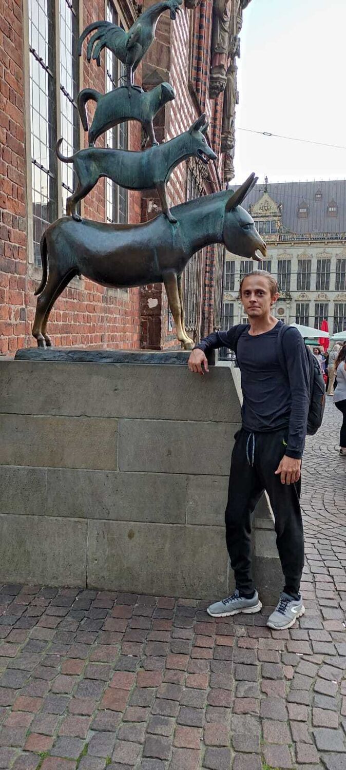  --,   Martin, 31 ,   ,   , c 