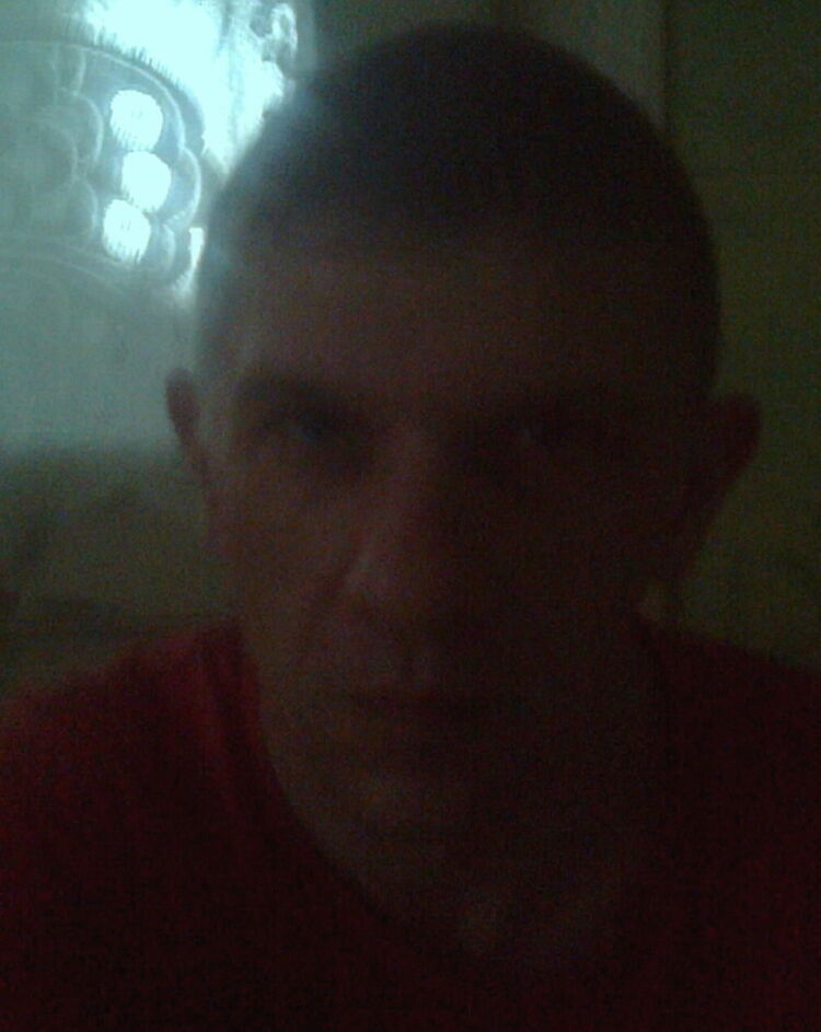 ,   Laslo, 45 ,   