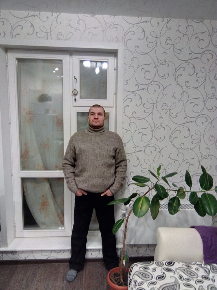  44313157  Jeka, 48 ,    