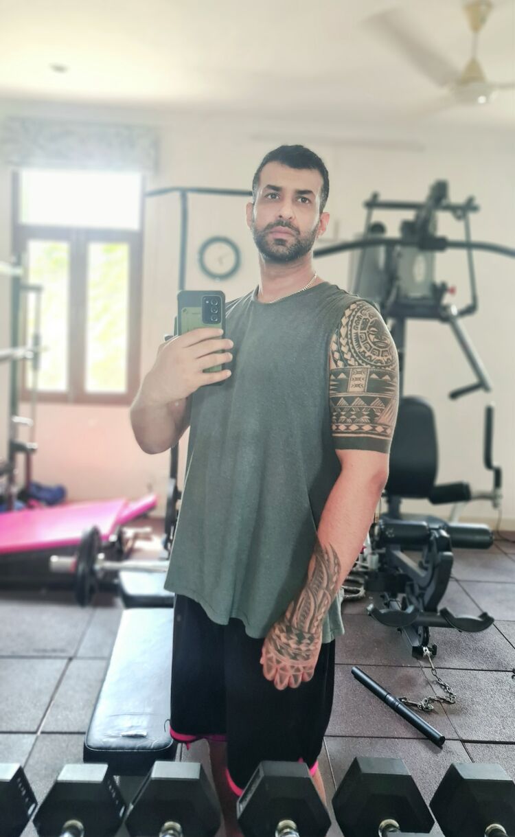  -,   Vik, 36 ,   ,   
