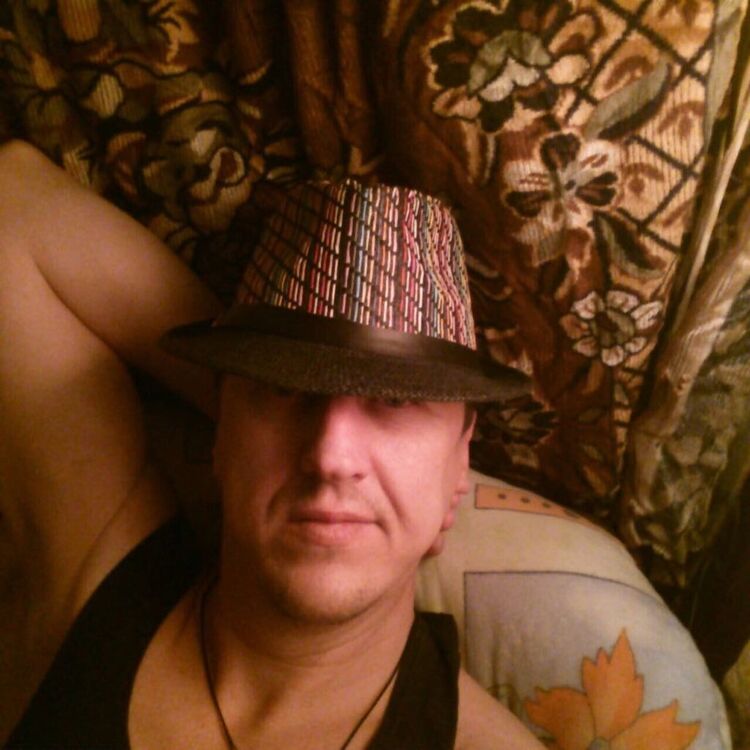  Frankfurt am Main,   Aleksander, 47 ,     , c 