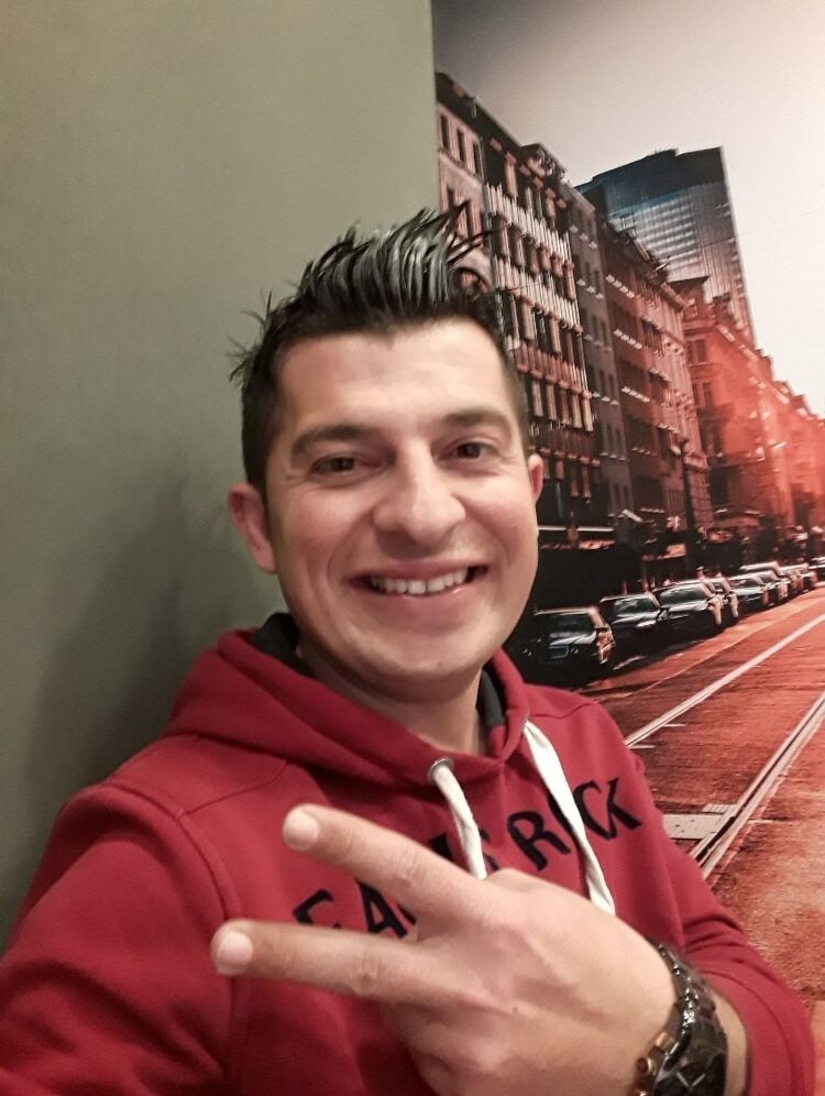  16745167  Mustafa, 39 ,    