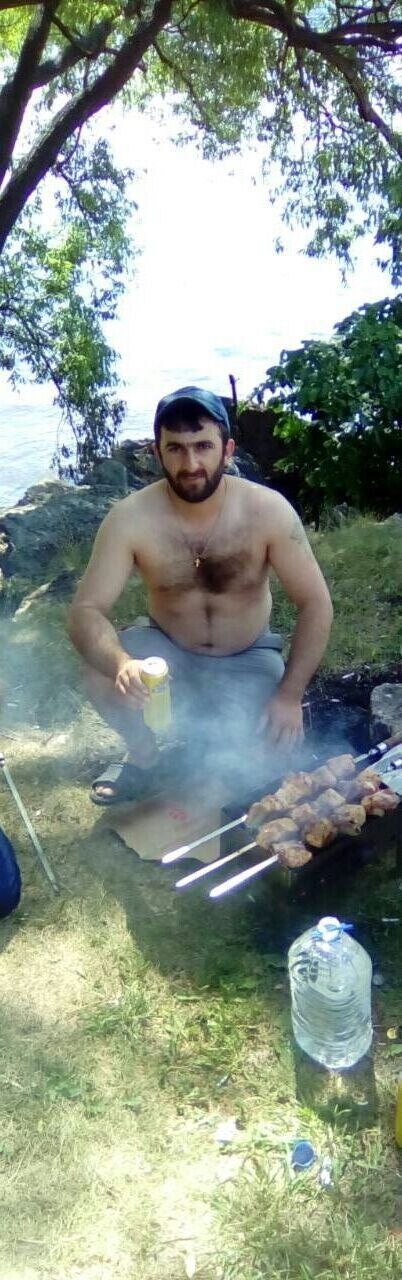  28671667  Armen, 32 ,    