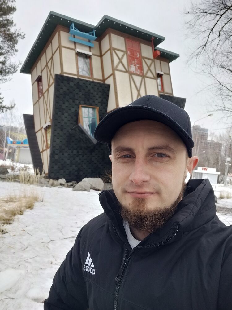  ,   Sergei, 31 ,   ,   , c , 