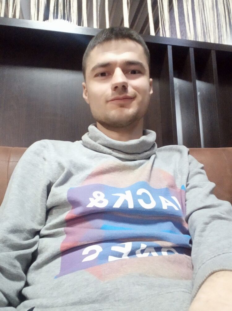  19783767  Alexandru, 32 ,    