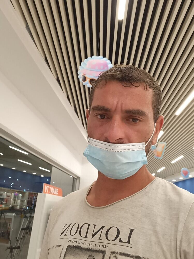  23423687  Giorgi, 42 ,    