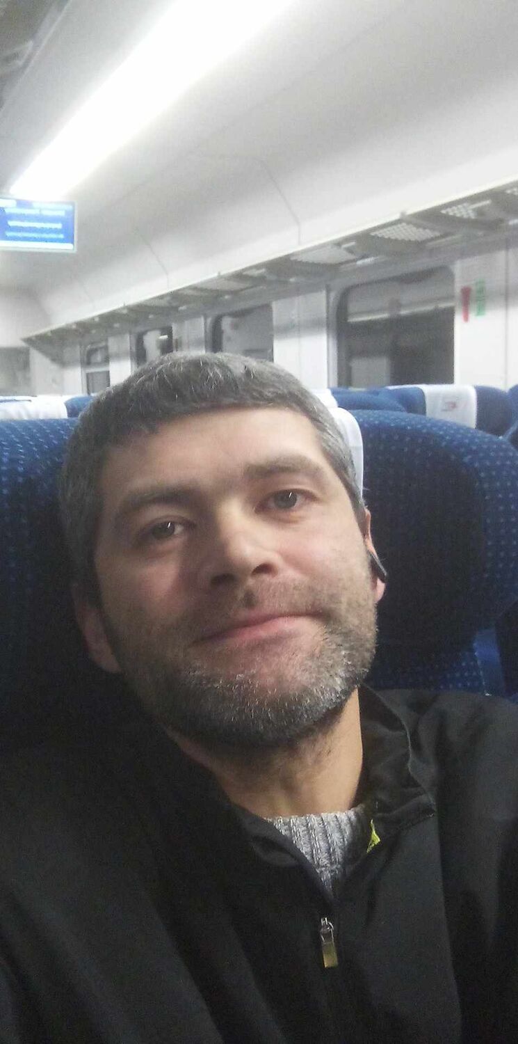  48332277  Serghei, 37 ,    