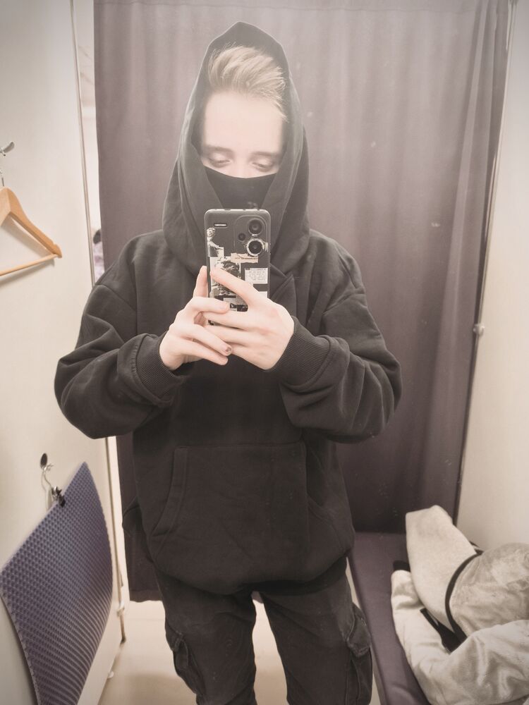  48040047  , 22 ,    