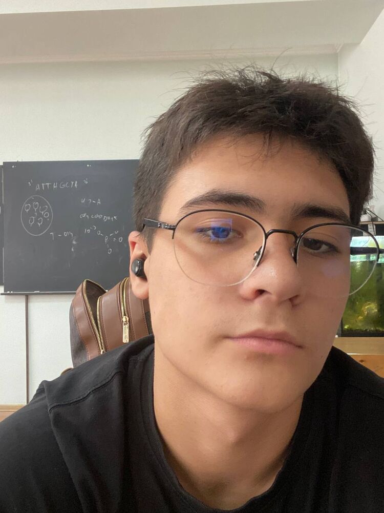  54656077  Stefan, 19 ,    