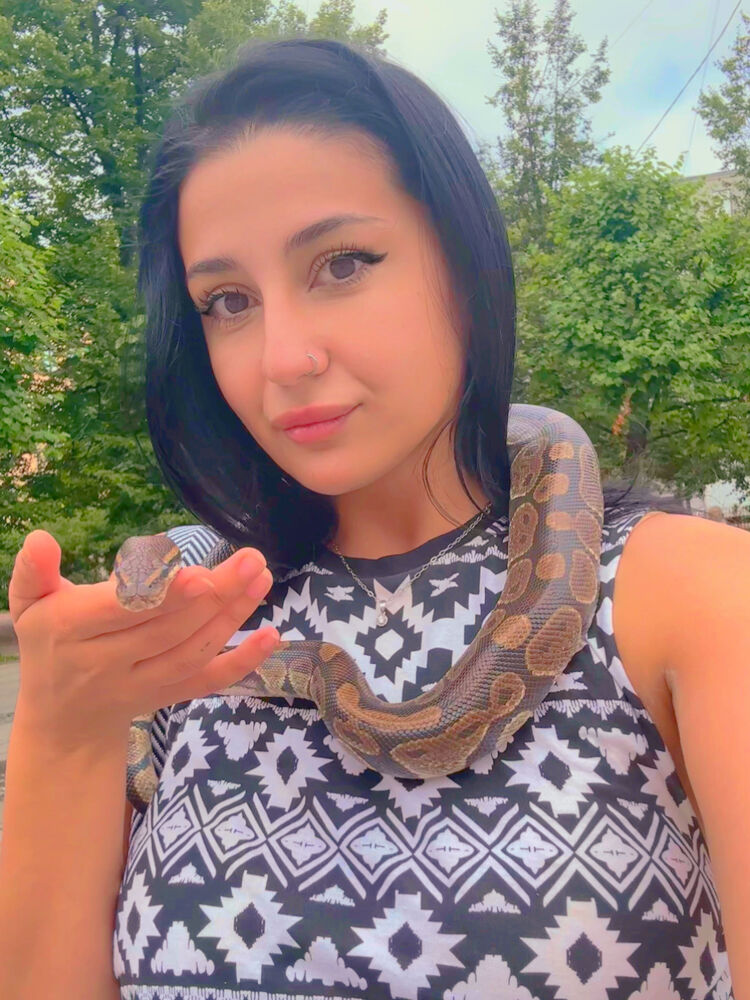  37022997  , 30 ,    -