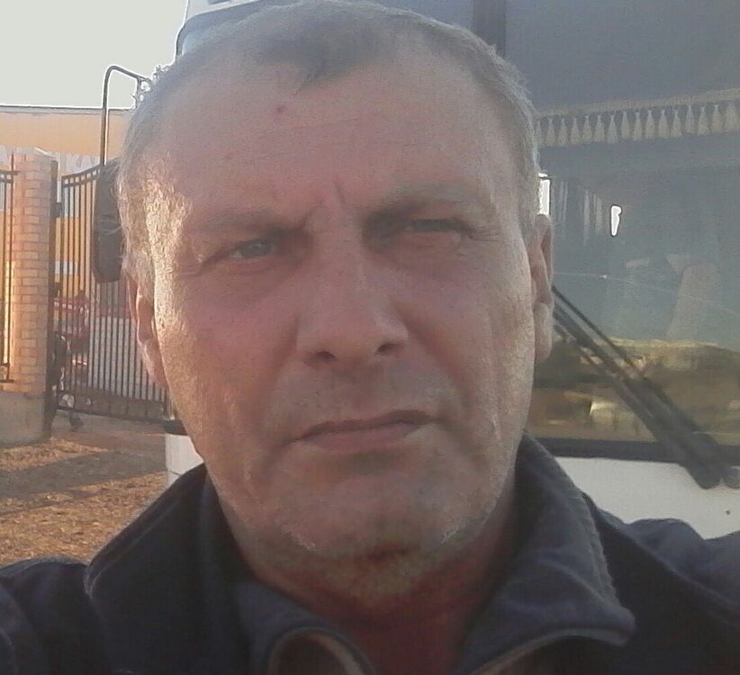  8895287  Andrey, 57 ,    