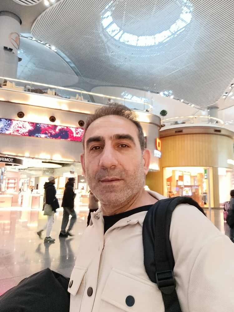  ,   Mutlu, 47 ,   ,   