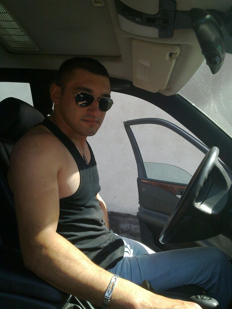  6388237  Elvis, 37 ,    