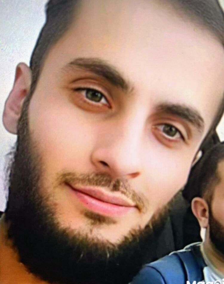  40045537  MUHAMMAD, 32 ,    
