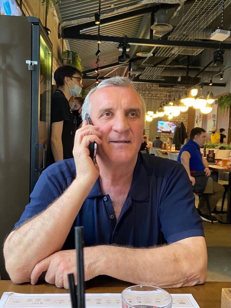  41023917  Osman, 64 ,    -