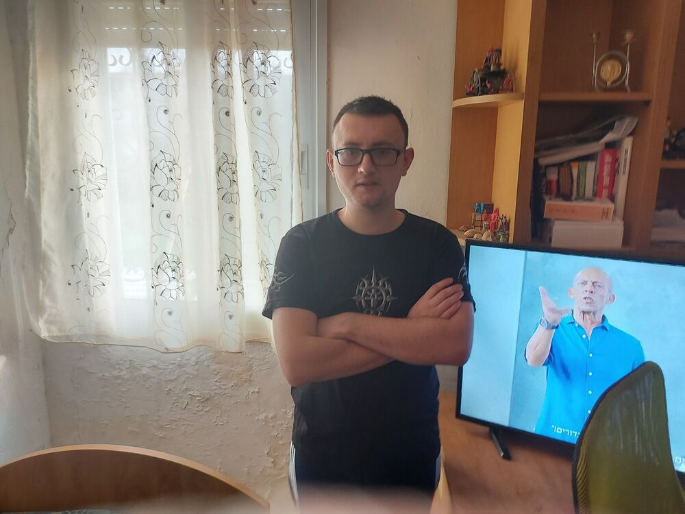  24227677   , 32 ,    