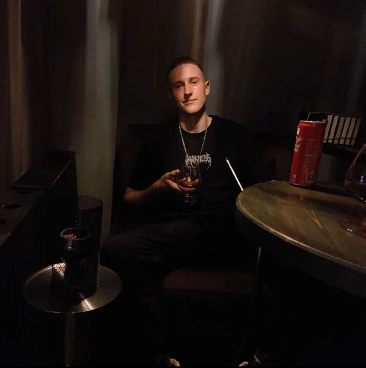  ,   Alex, 21 ,   ,   