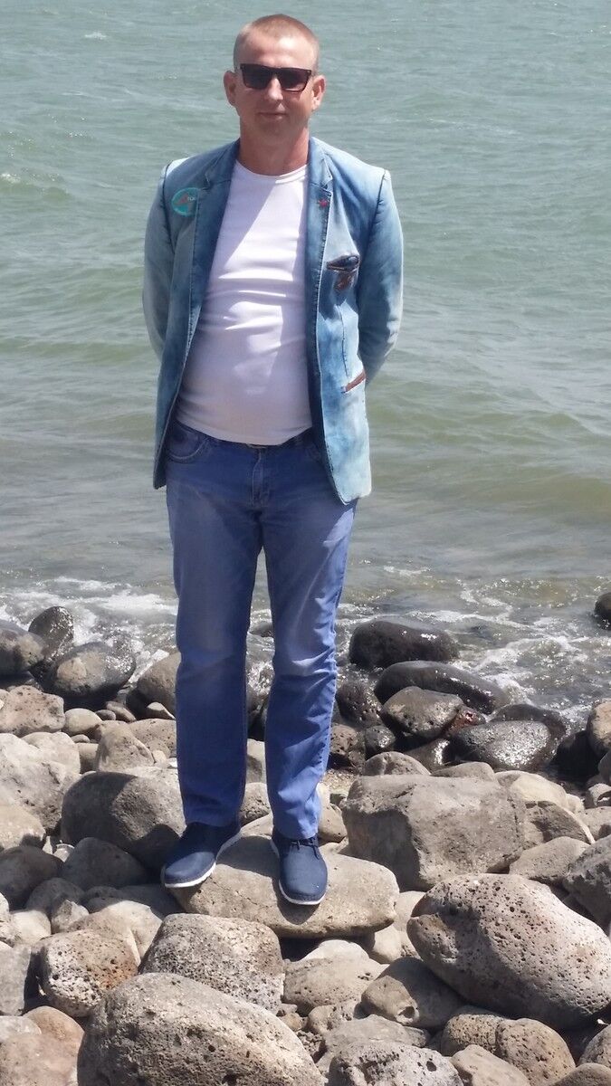  9396807  Alexandru, 43 ,    